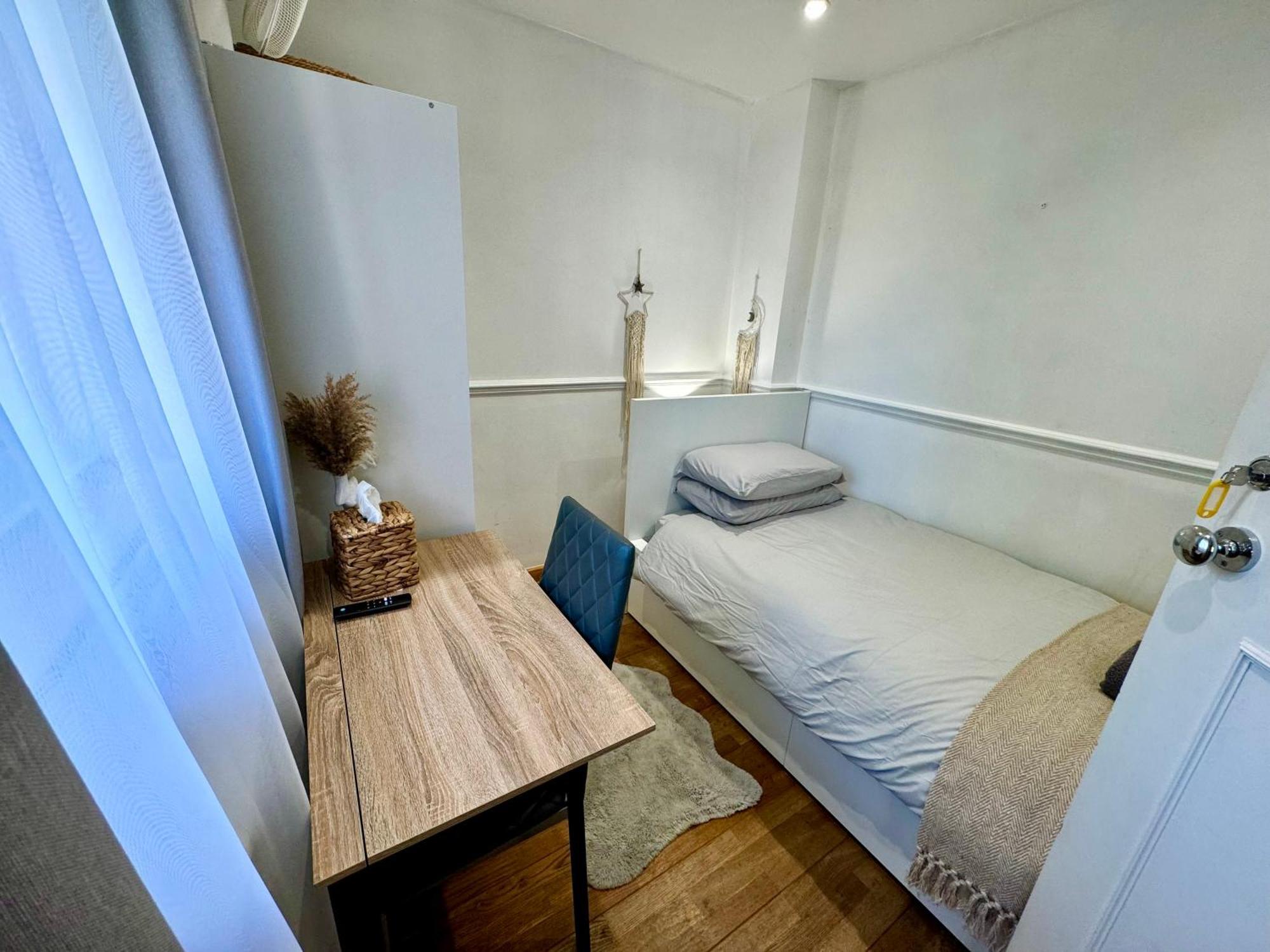 Cosy Single Room For One Person Bromley kerület Kültér fotó